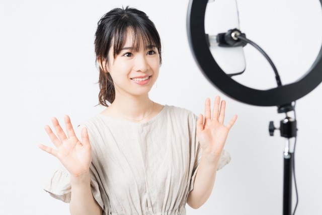 家庭にいながら安心して働ける！あなたの可能性を広げるチャットレディの仕事